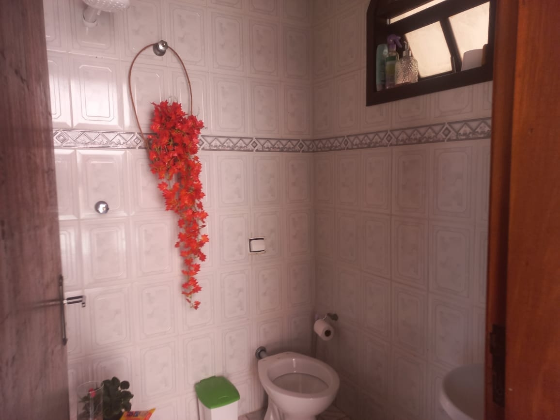 Sobrado à venda com 3 quartos, 225m² - Foto 2