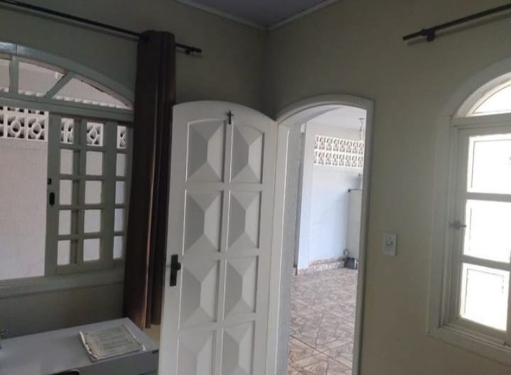 Casa à venda com 2 quartos, 151m² - Foto 3