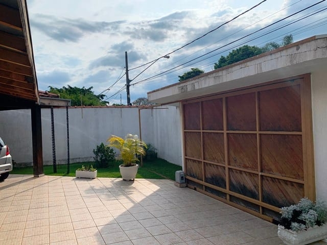 Casa à venda com 3 quartos, 370m² - Foto 4