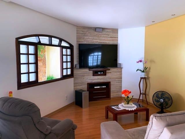 Casa à venda com 3 quartos, 370m² - Foto 7