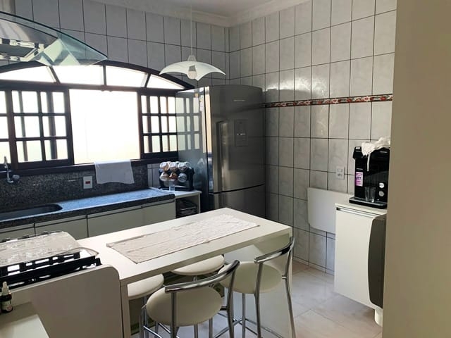 Casa à venda com 3 quartos, 370m² - Foto 10
