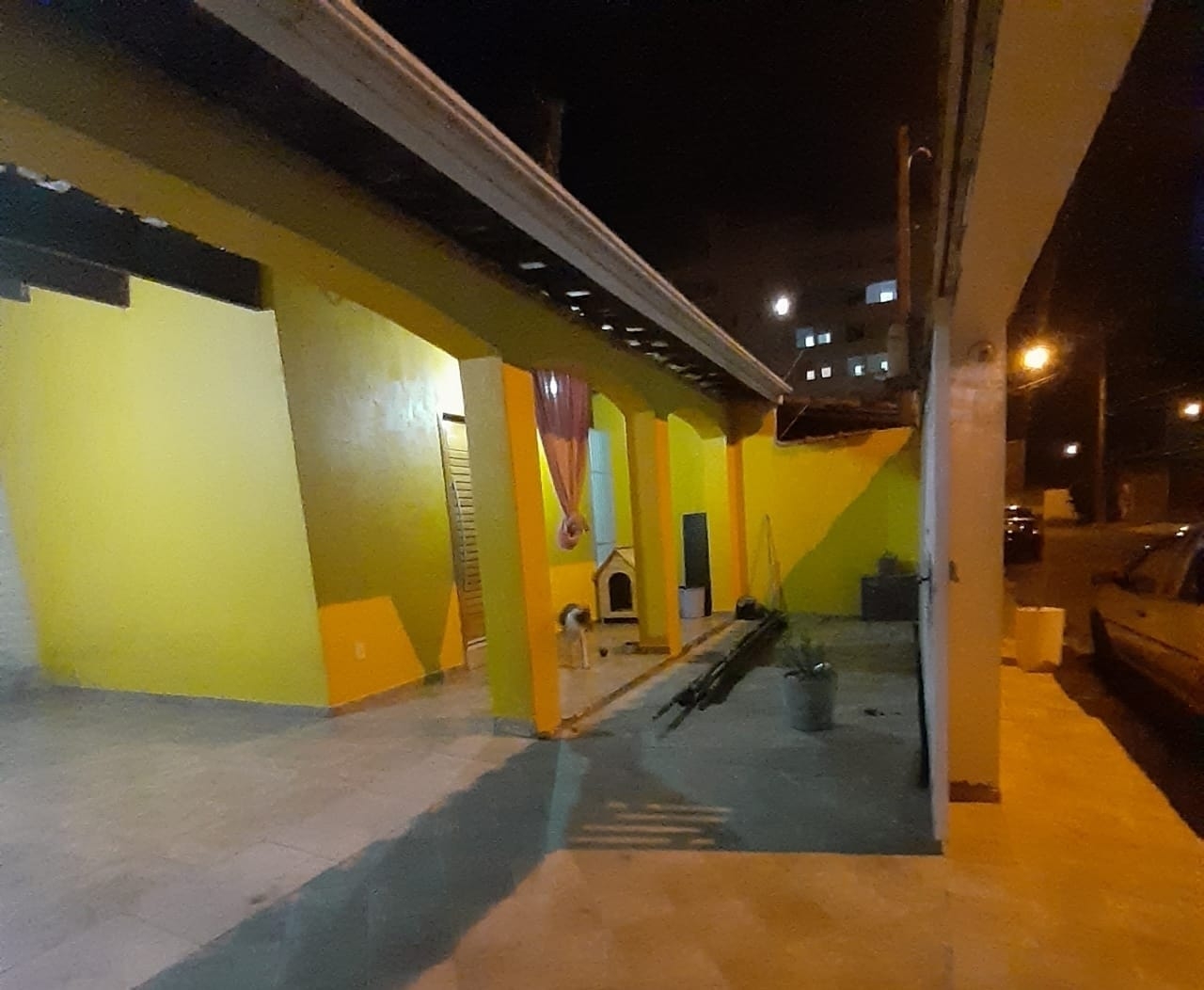 Casa à venda com 3 quartos, 250m² - Foto 1