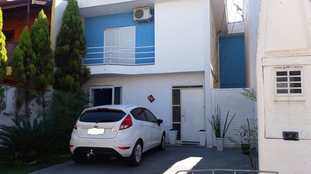 Sobrado à venda com 3 quartos, 150m² - Foto 1
