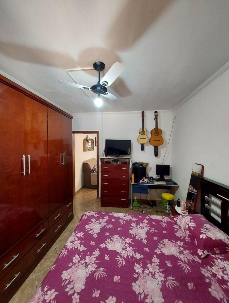 Casa à venda com 4 quartos, 200m² - Foto 4