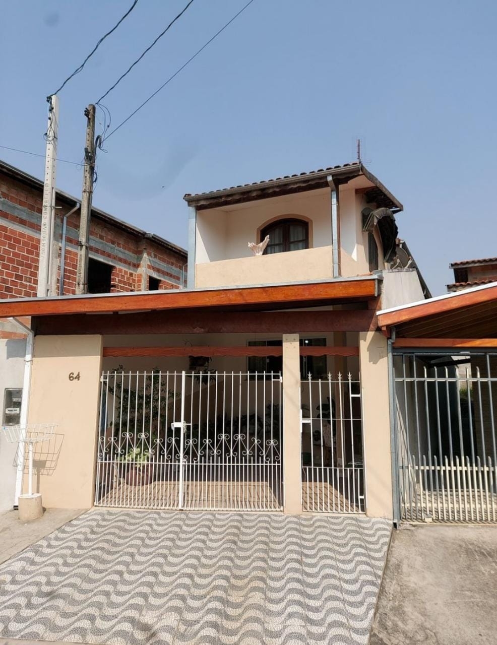 Casa à venda com 4 quartos, 200m² - Foto 1