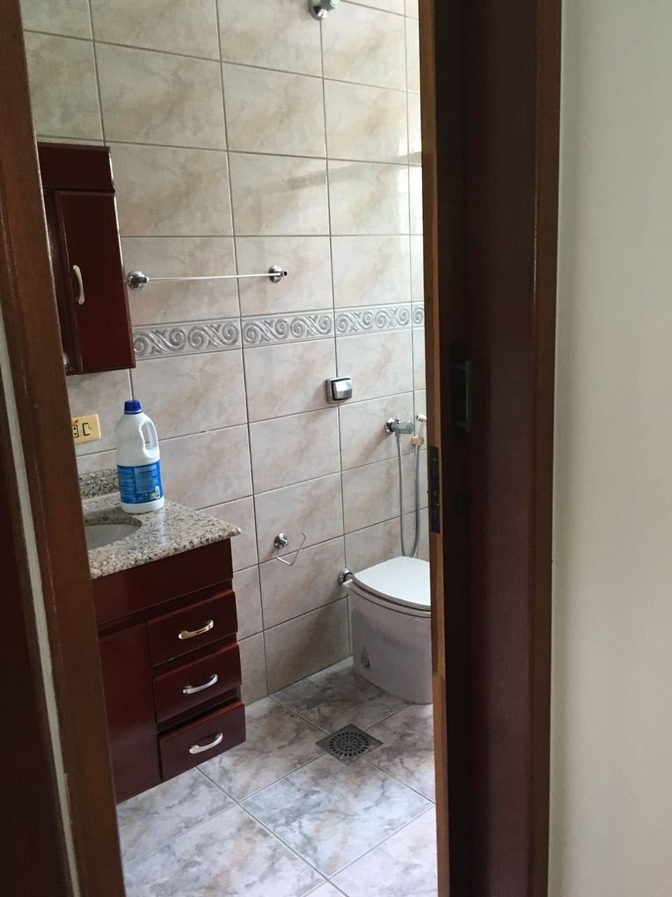Casa à venda com 3 quartos, 300m² - Foto 1