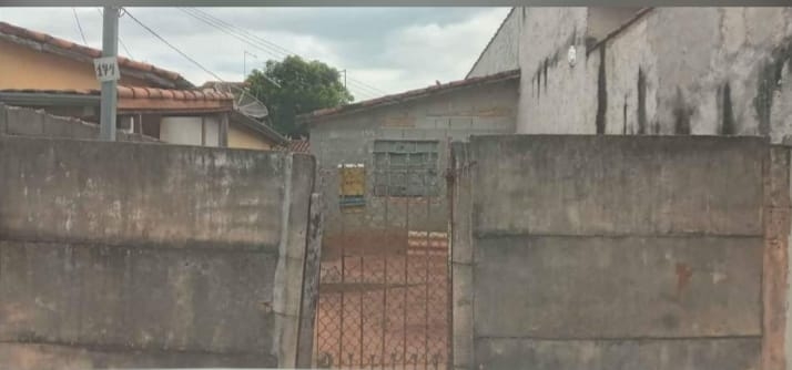 Casa à venda com 1 quarto, 125m² - Foto 1