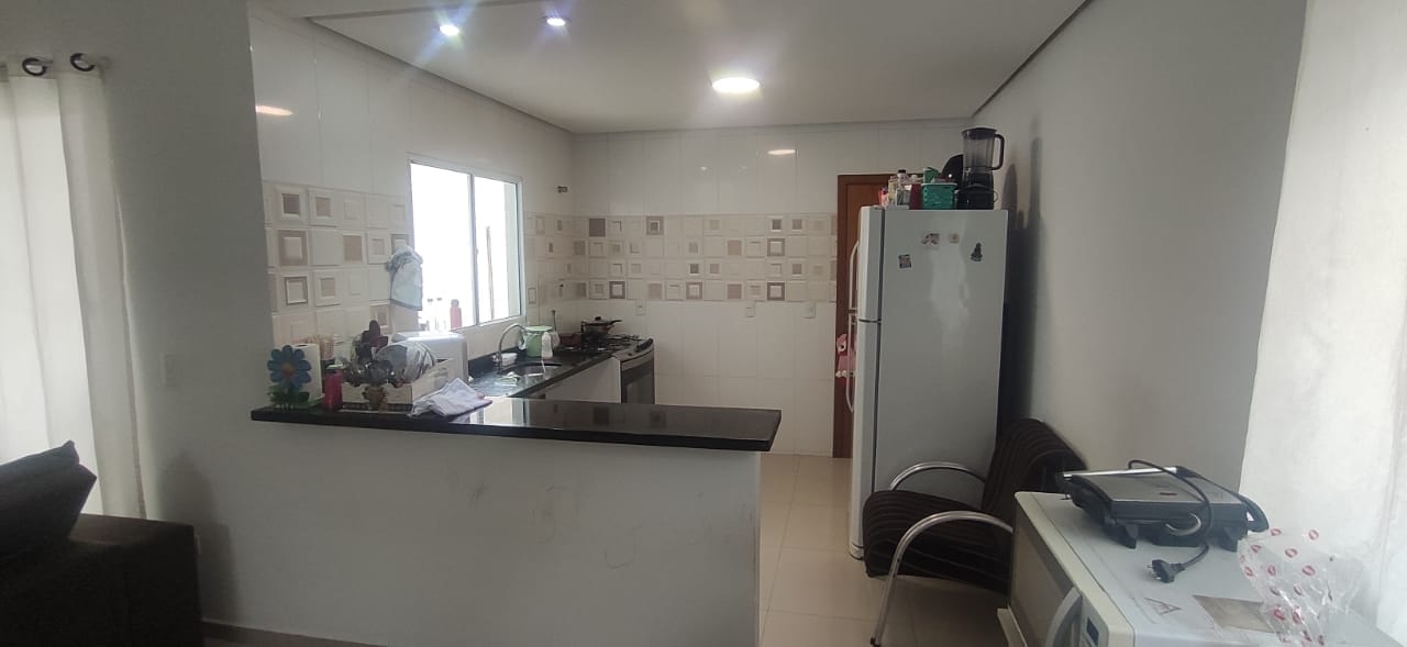 Casa à venda com 2 quartos, 111m² - Foto 2