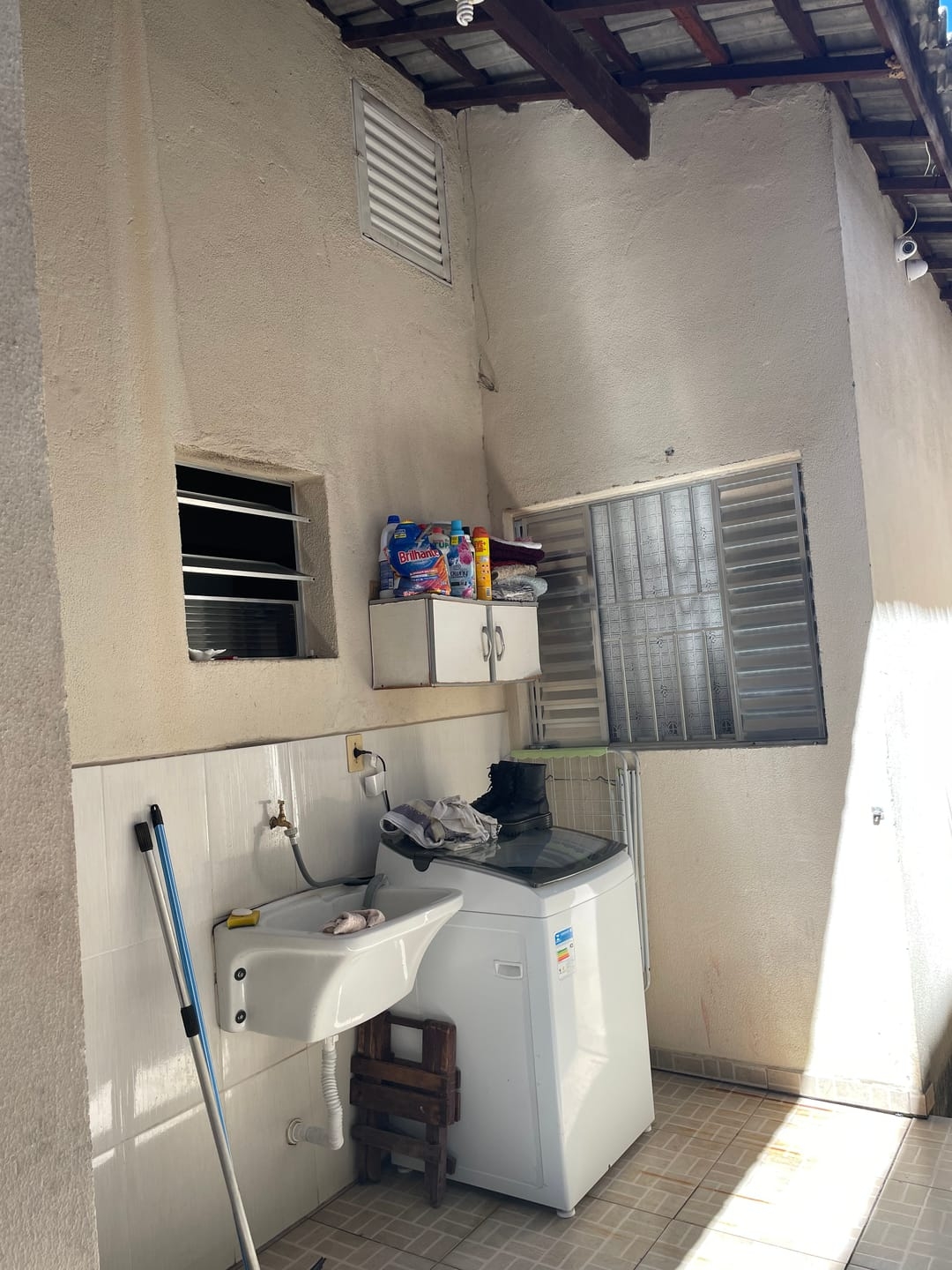 Casa à venda com 2 quartos, 61m² - Foto 14