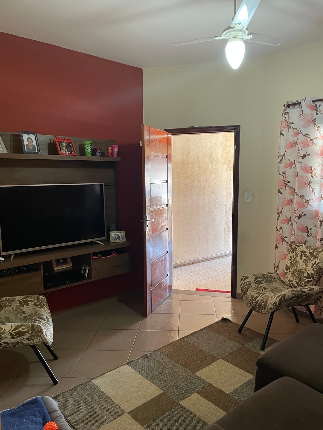 Casa à venda com 2 quartos, 61m² - Foto 2