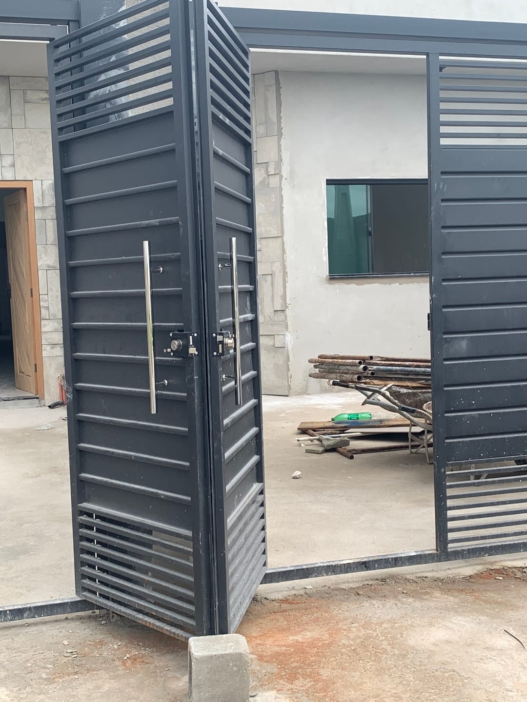 Casa à venda com 2 quartos, 65m² - Foto 1