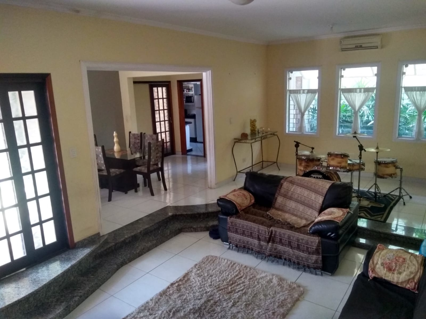 Casa, 3 quartos, 222 m² - Foto 1