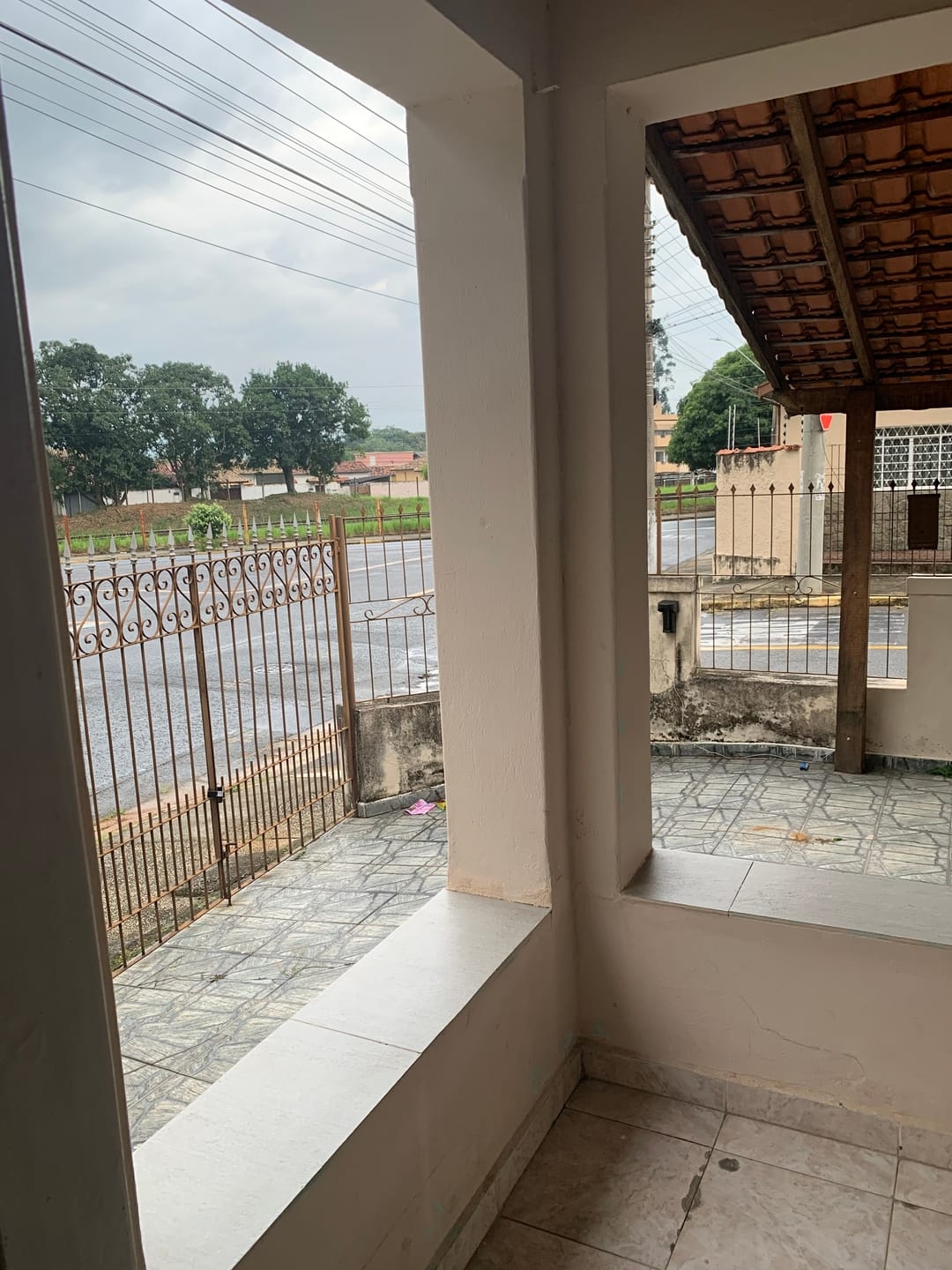Casa à venda com 3 quartos, 90m² - Foto 1