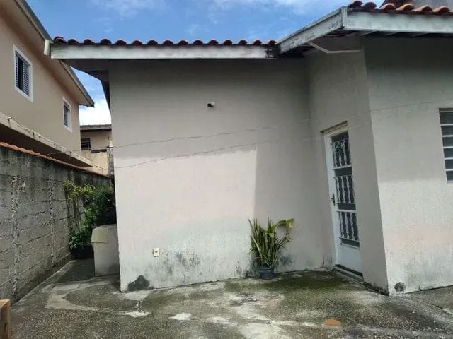 Casa à venda com 3 quartos, 110m² - Foto 1
