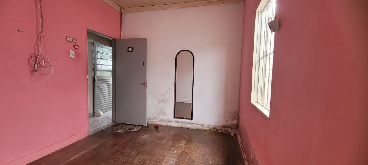 Casa à venda com 3 quartos, 195m² - Foto 1
