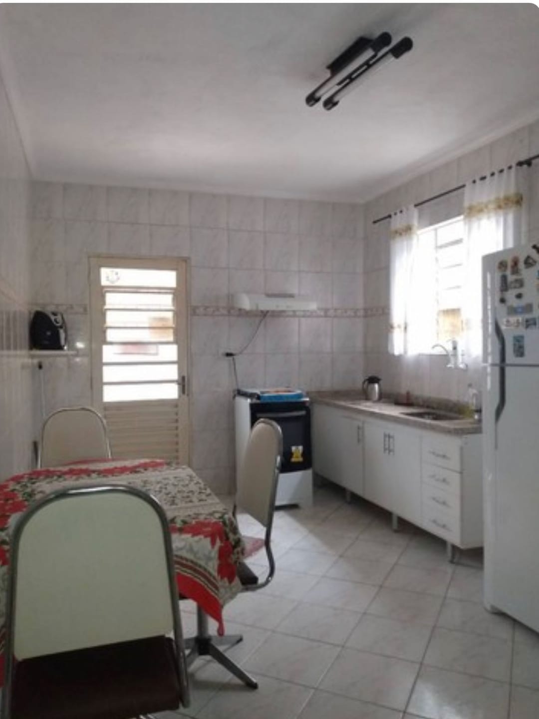 Casa, 4 quartos, 103 m² - Foto 1