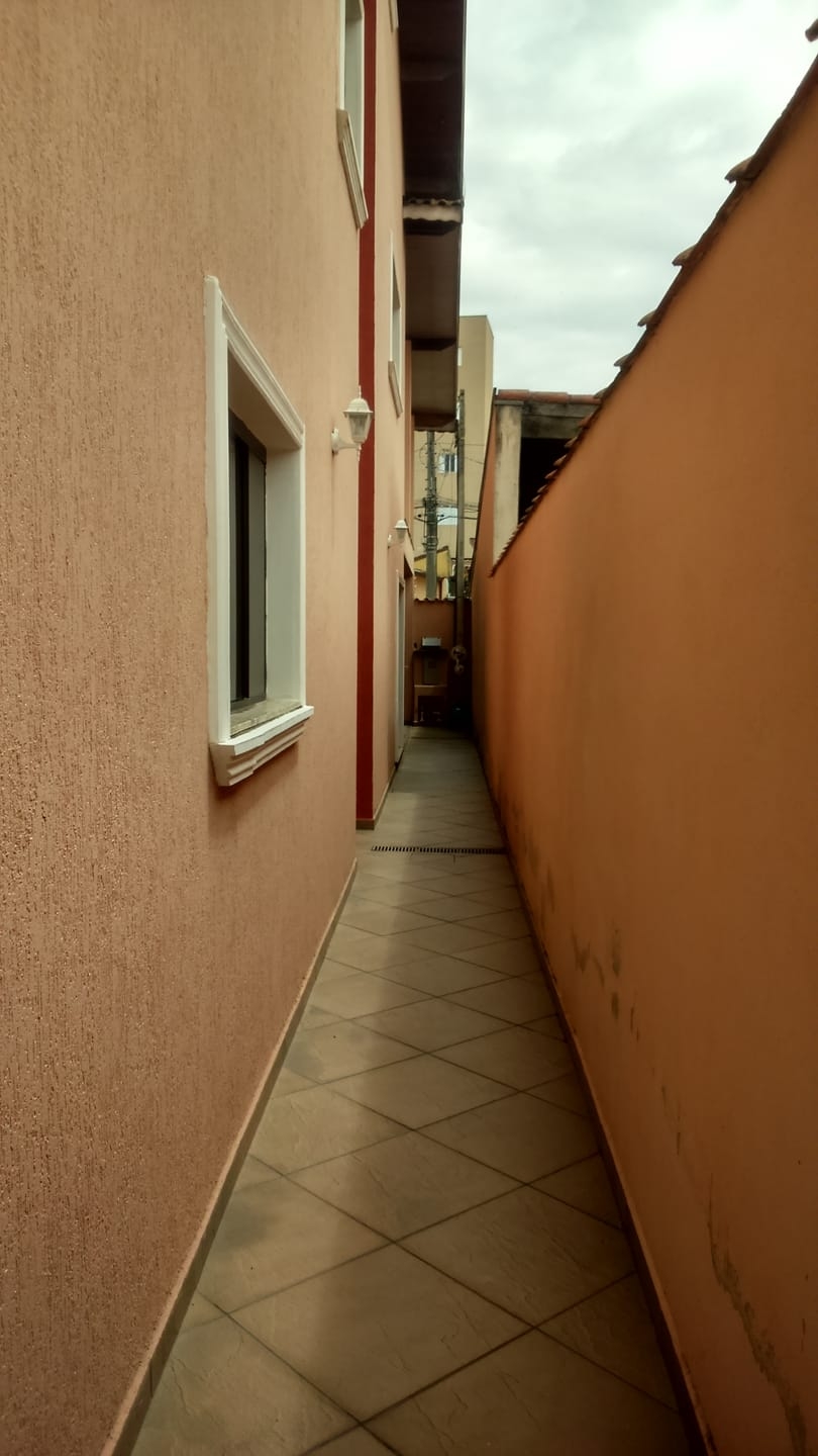 Casa à venda com 2 quartos, 200m² - Foto 2