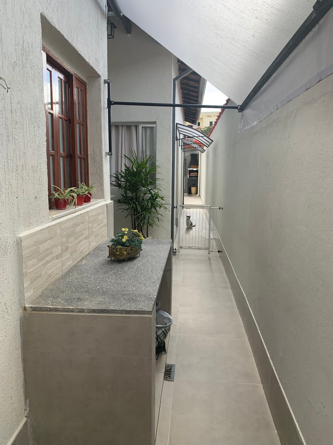 Casa à venda com 2 quartos, 100m² - Foto 1