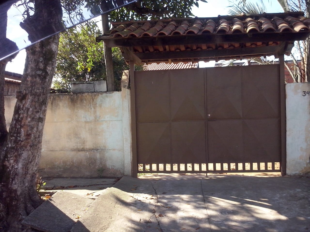 Casa à venda com 3 quartos, 100m² - Foto 1
