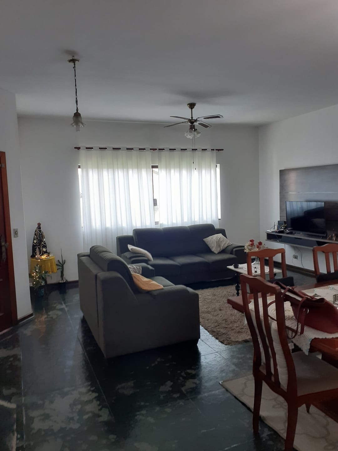 Casa à venda com 3 quartos, 178m² - Foto 1