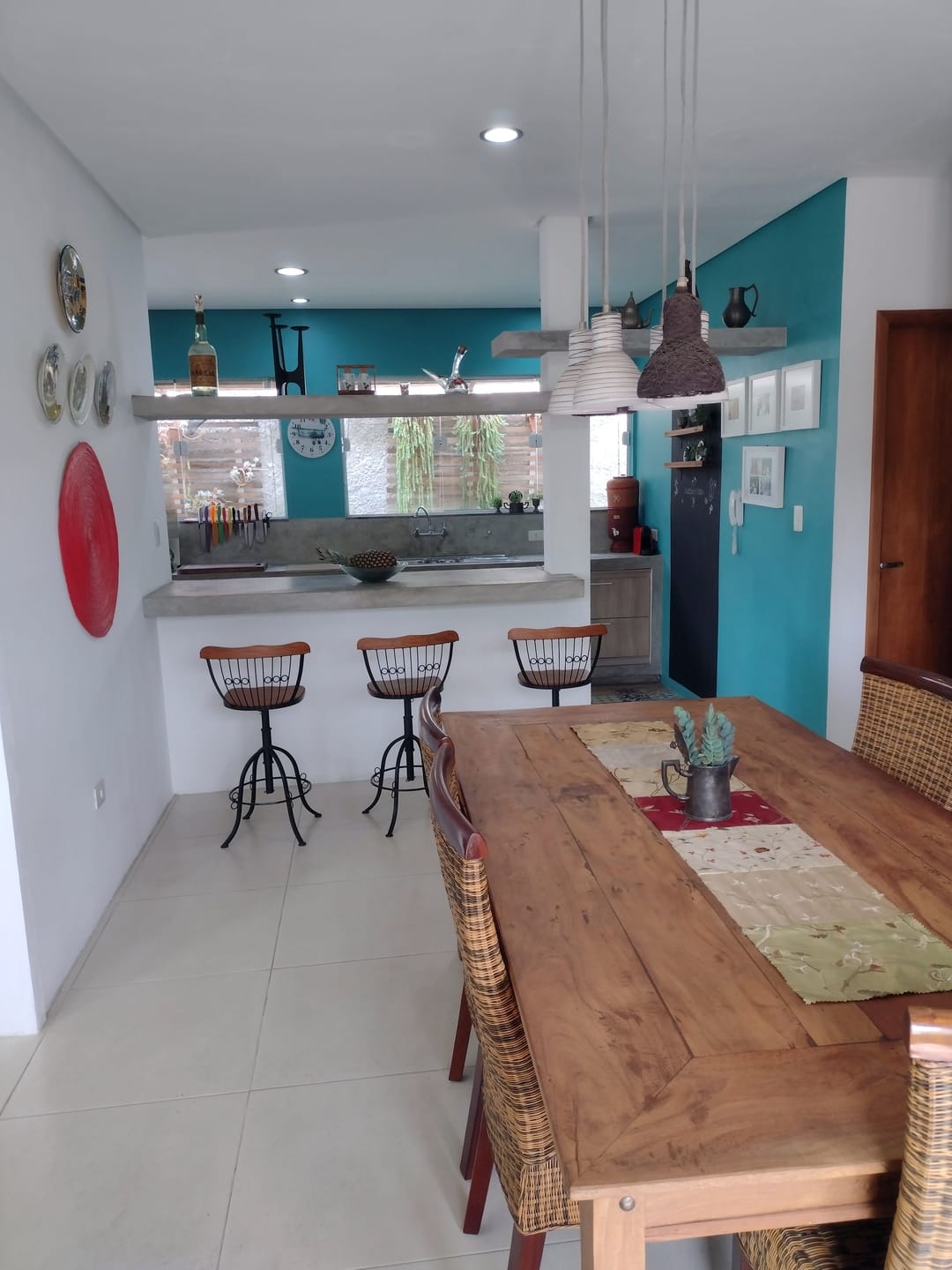 Casa à venda com 3 quartos, 168m² - Foto 1