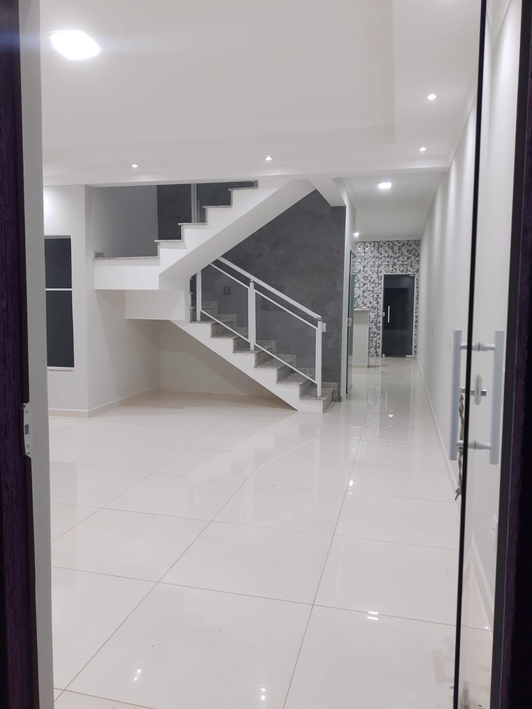 Sobrado à venda com 2 quartos, 96m² - Foto 1