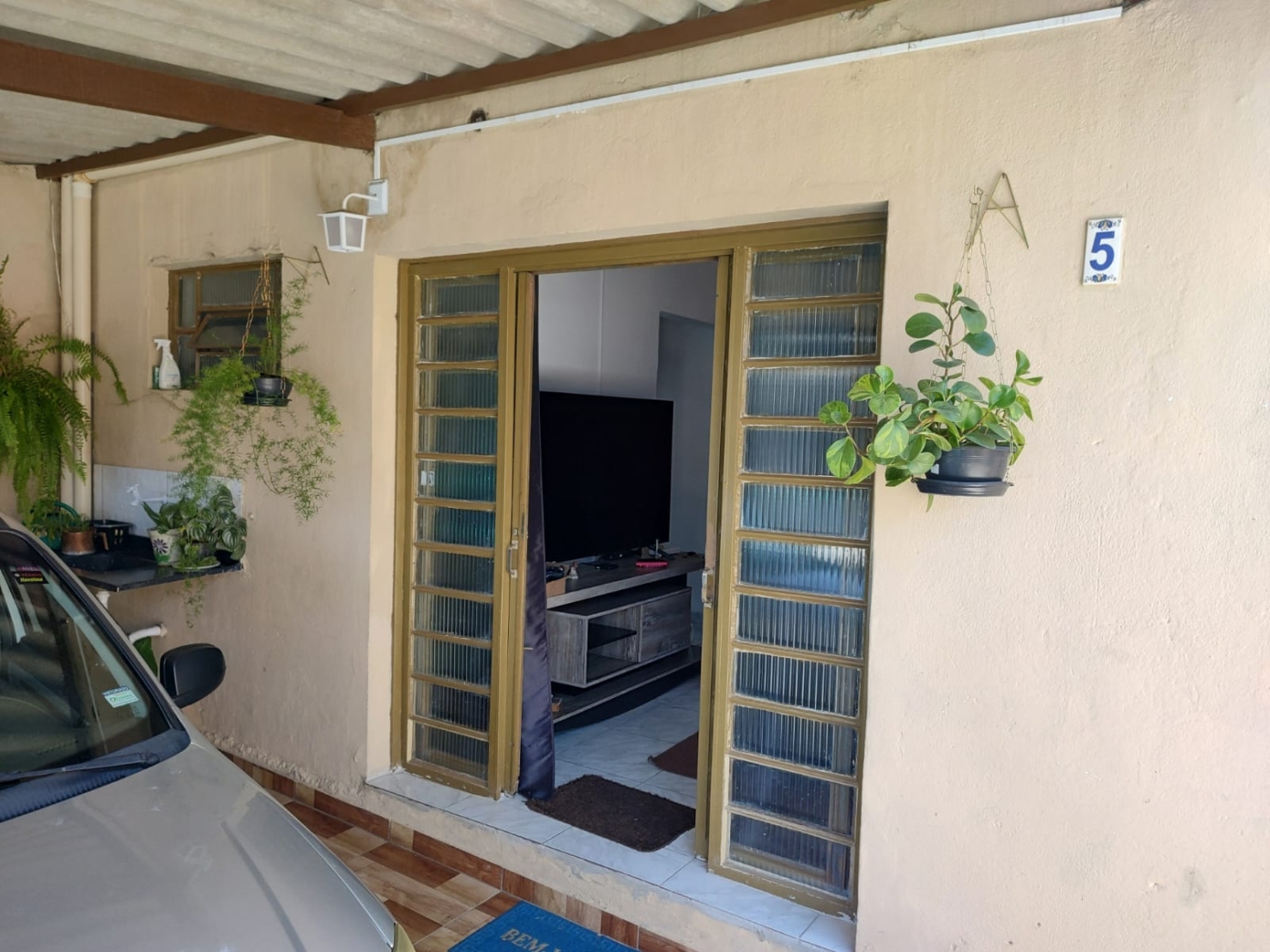 Casa à venda com 2 quartos, 100m² - Foto 1