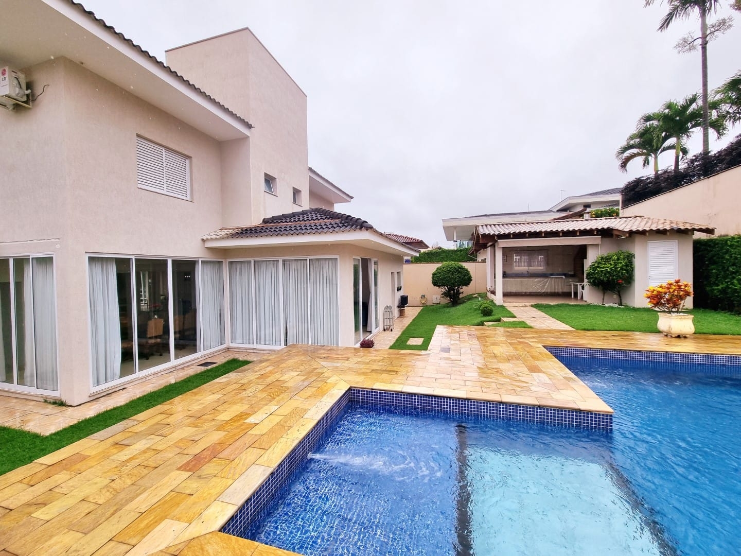 Casa de Condomínio à venda, 374m² - Foto 7