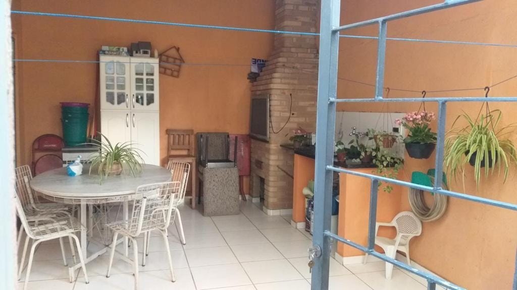 Casa à venda com 3 quartos, 250m² - Foto 3