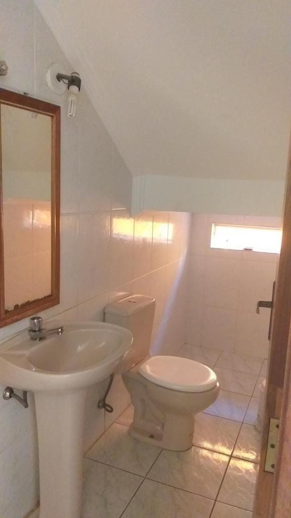 Casa à venda com 3 quartos, 250m² - Foto 2
