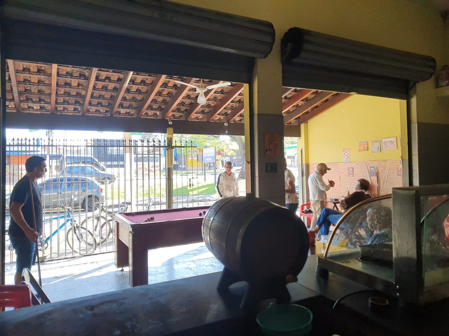 Casa à venda com 2 quartos, 280m² - Foto 1