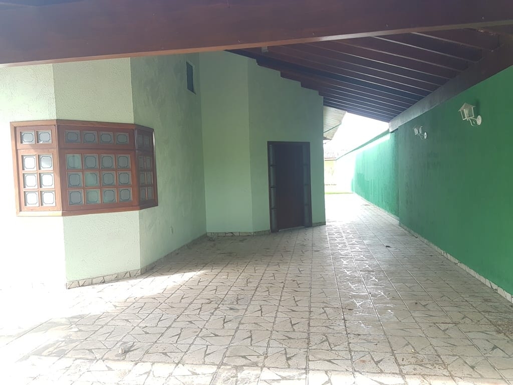 Casa à venda e aluguel com 4 quartos, 212m² - Foto 3