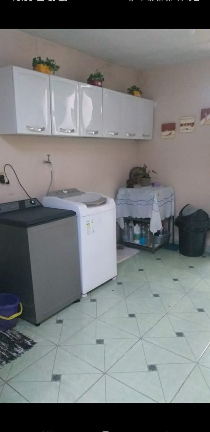Casa à venda com 7 quartos, 300m² - Foto 2