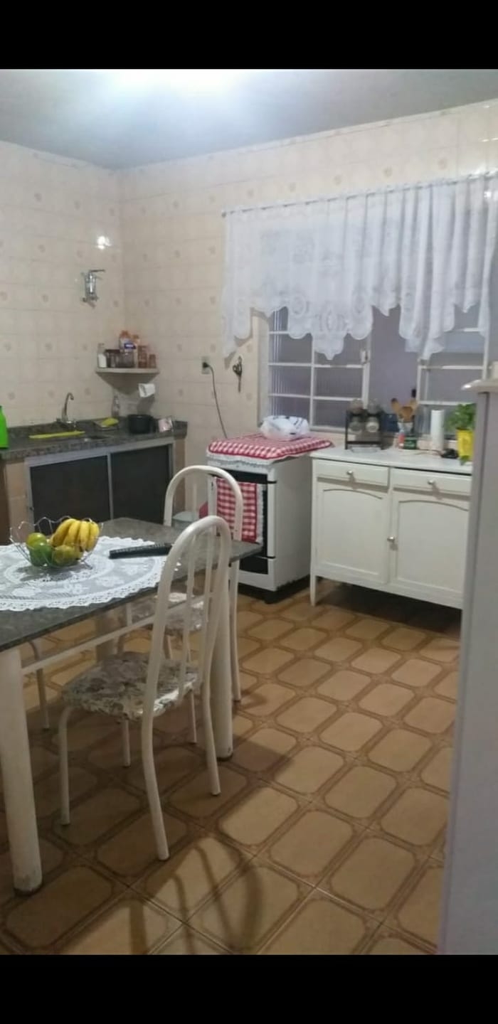 Casa à venda com 7 quartos, 300m² - Foto 12