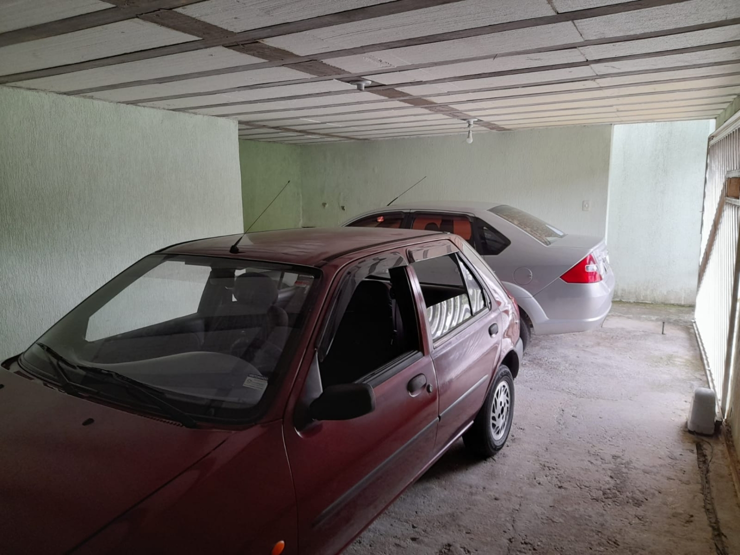 Casa à venda com 3 quartos, 300m² - Foto 1