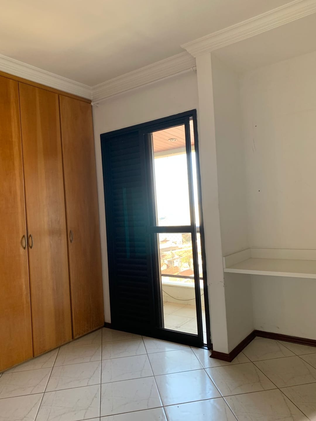 Apartamento para alugar com 3 quartos, 113m² - Foto 2