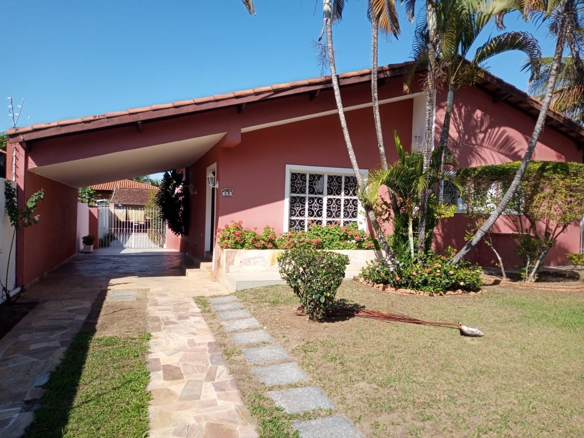 Casa à venda com 3 quartos, 146m² - Foto 1