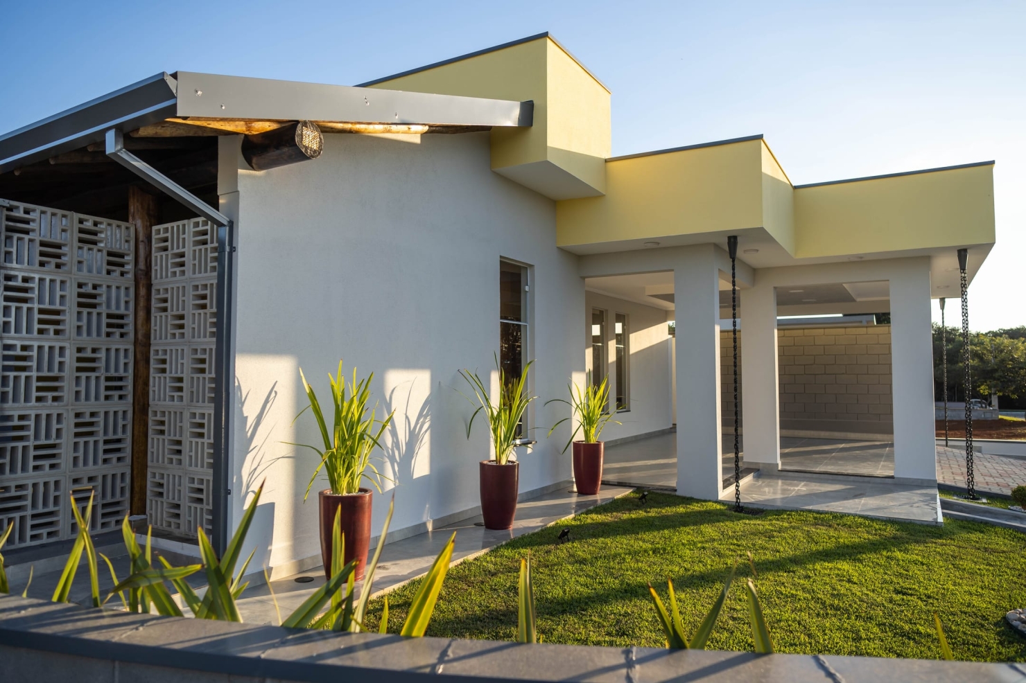 Casa de Condomínio à venda com 2 quartos, 227m² - Foto 2