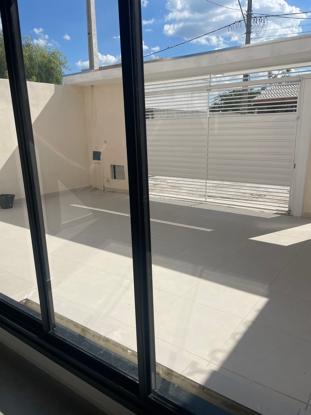 Casa à venda com 3 quartos, 106m² - Foto 1