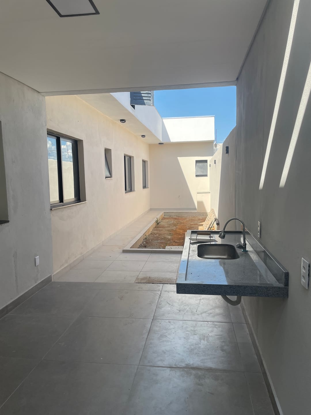 Casa à venda com 3 quartos, 106m² - Foto 10