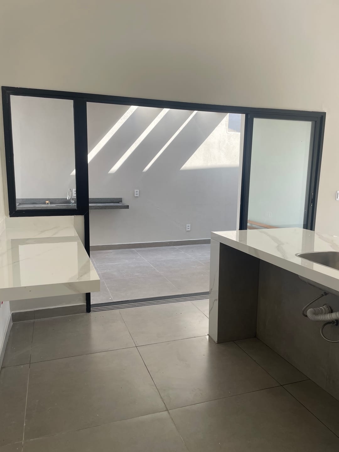 Casa à venda com 3 quartos, 106m² - Foto 13