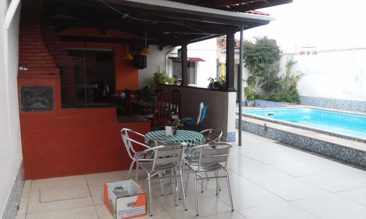Casa à venda com 4 quartos, 156m² - Foto 2