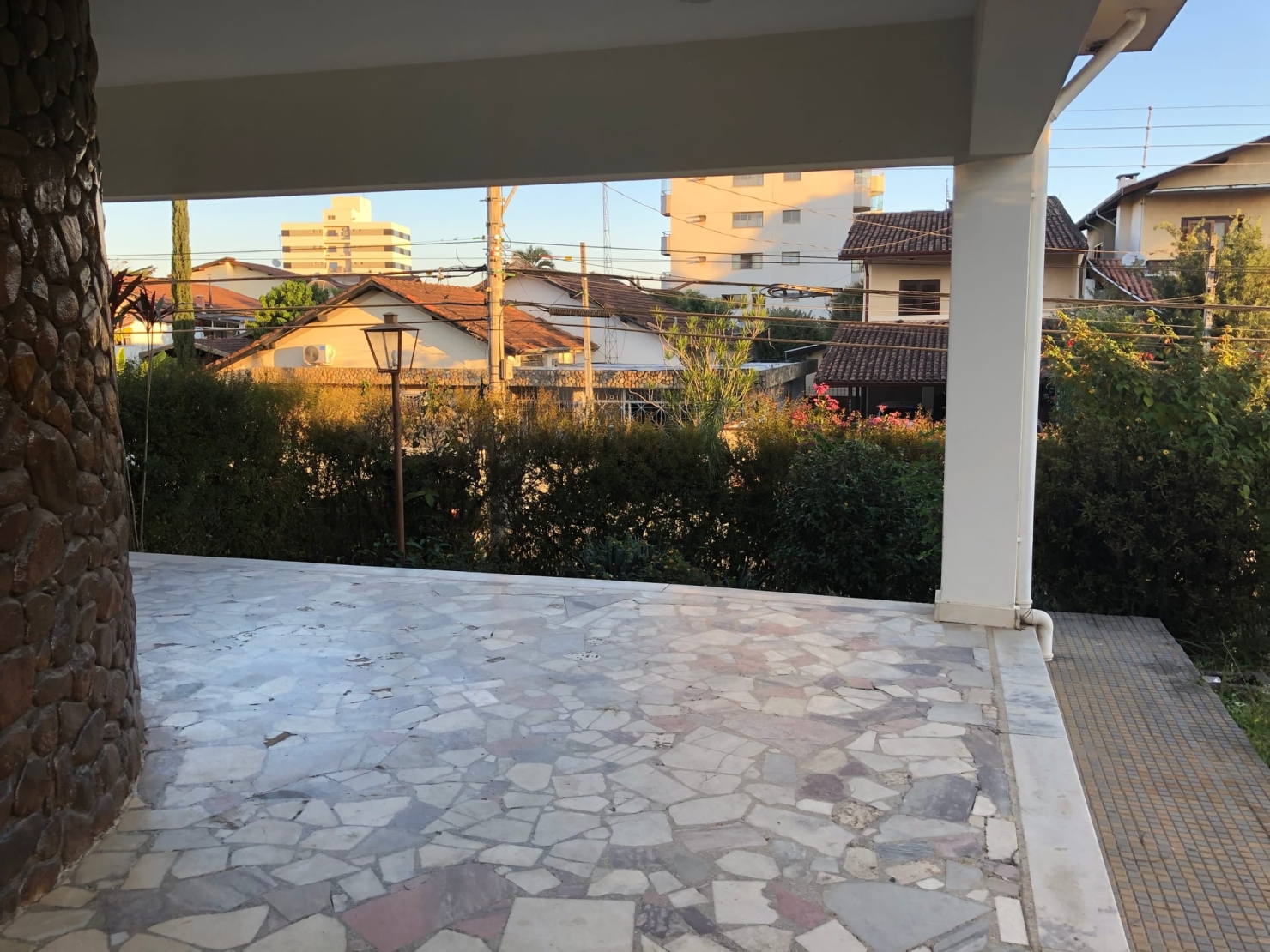 Casa à venda e aluguel com 3 quartos, 235m² - Foto 32