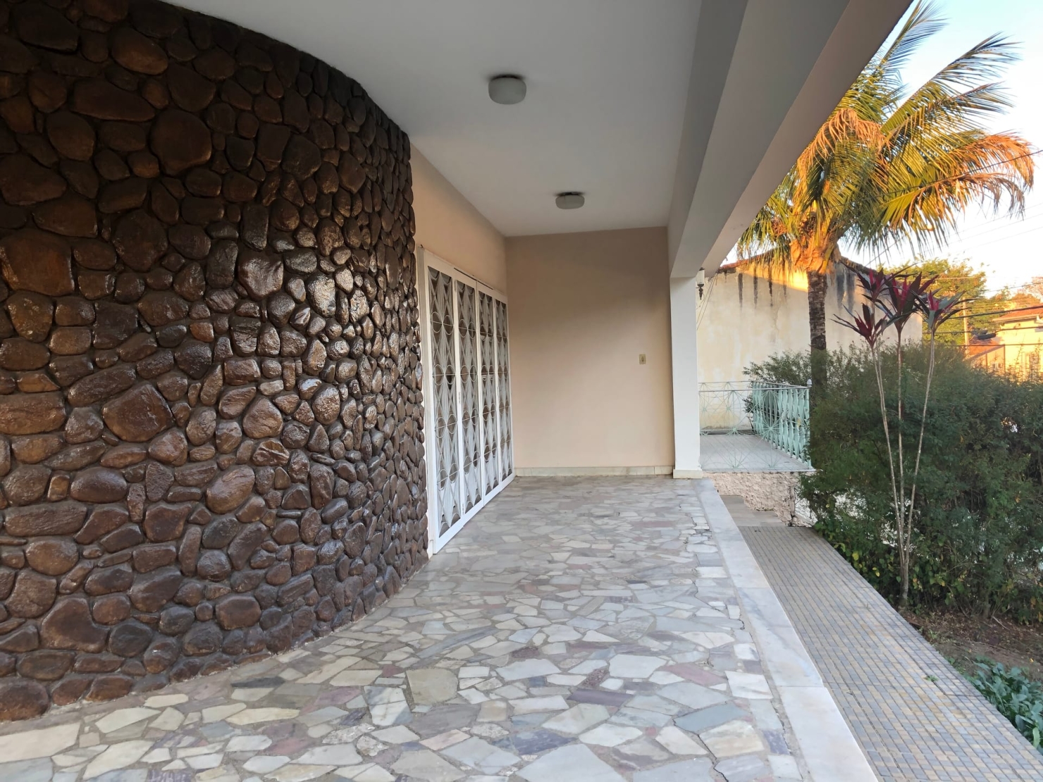 Casa à venda e aluguel com 3 quartos, 235m² - Foto 46