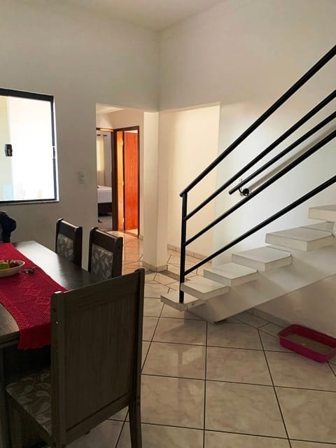 Casa à venda com 3 quartos, 150m² - Foto 2