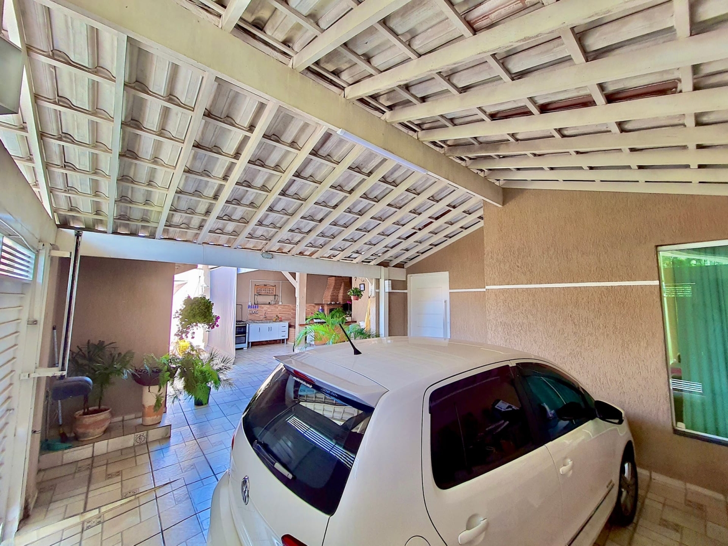 Casa à venda com 3 quartos, 200m² - Foto 1
