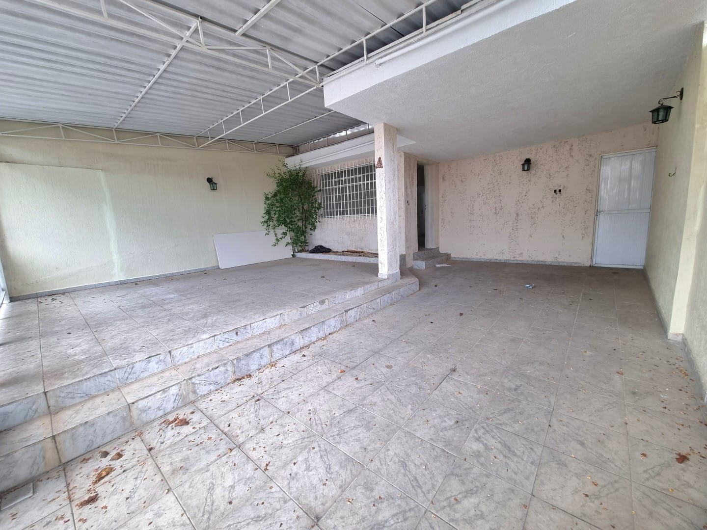 Casa à venda com 4 quartos, 182m² - Foto 2