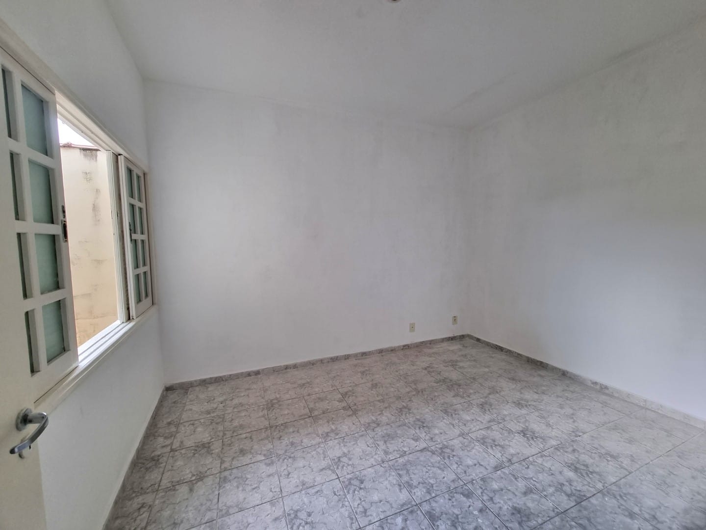 Casa à venda com 4 quartos, 182m² - Foto 5