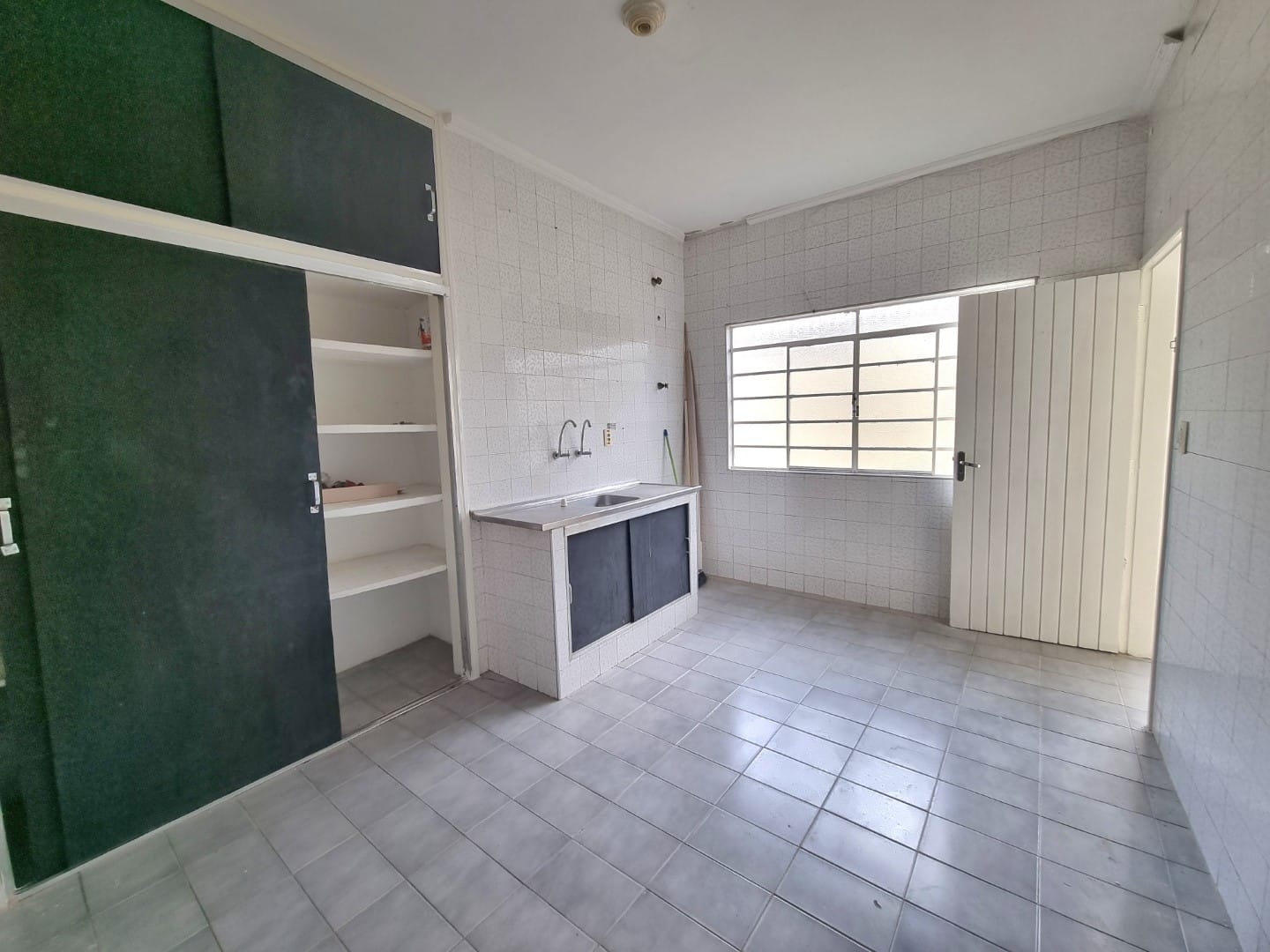 Casa à venda com 4 quartos, 182m² - Foto 14