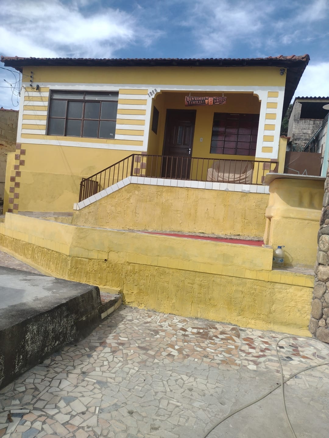 Sobrado à venda e aluguel com 3 quartos, 210m² - Foto 1